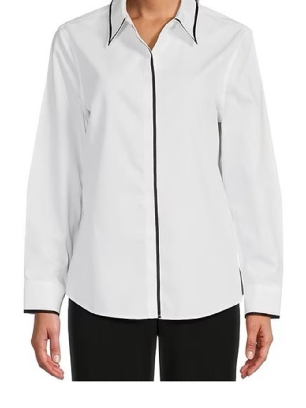 20W Taylor Investments Woman Gold Label Non-Iron Blouse. Classic Button Up